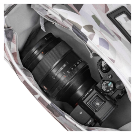 SmallRig 6045 Wild China Film - torba fotograficzna typu sling (na ramię/naramienna) - przykład użycia